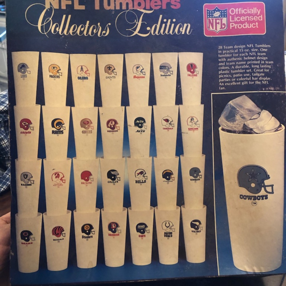 🌟⚡NFL 1983 Collector Football Tumblers